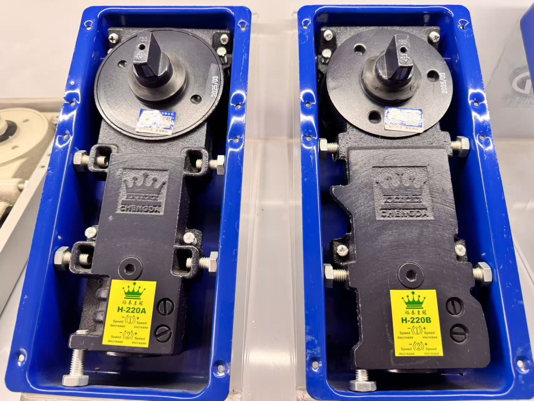 Heavy-duty hydraulic floor springs