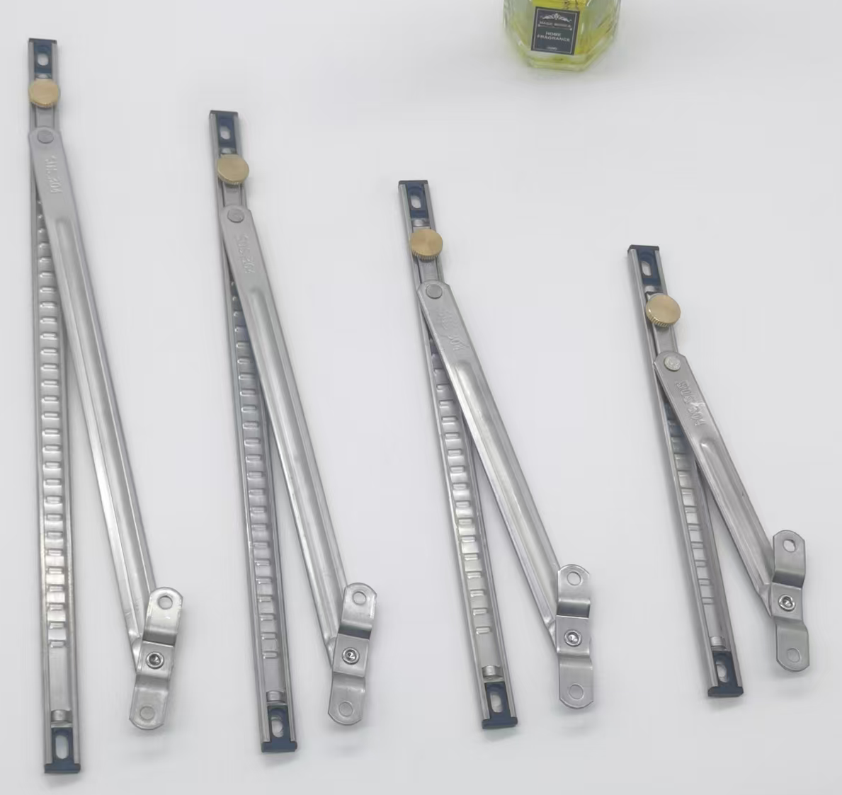 Hardware for casement Windows 2